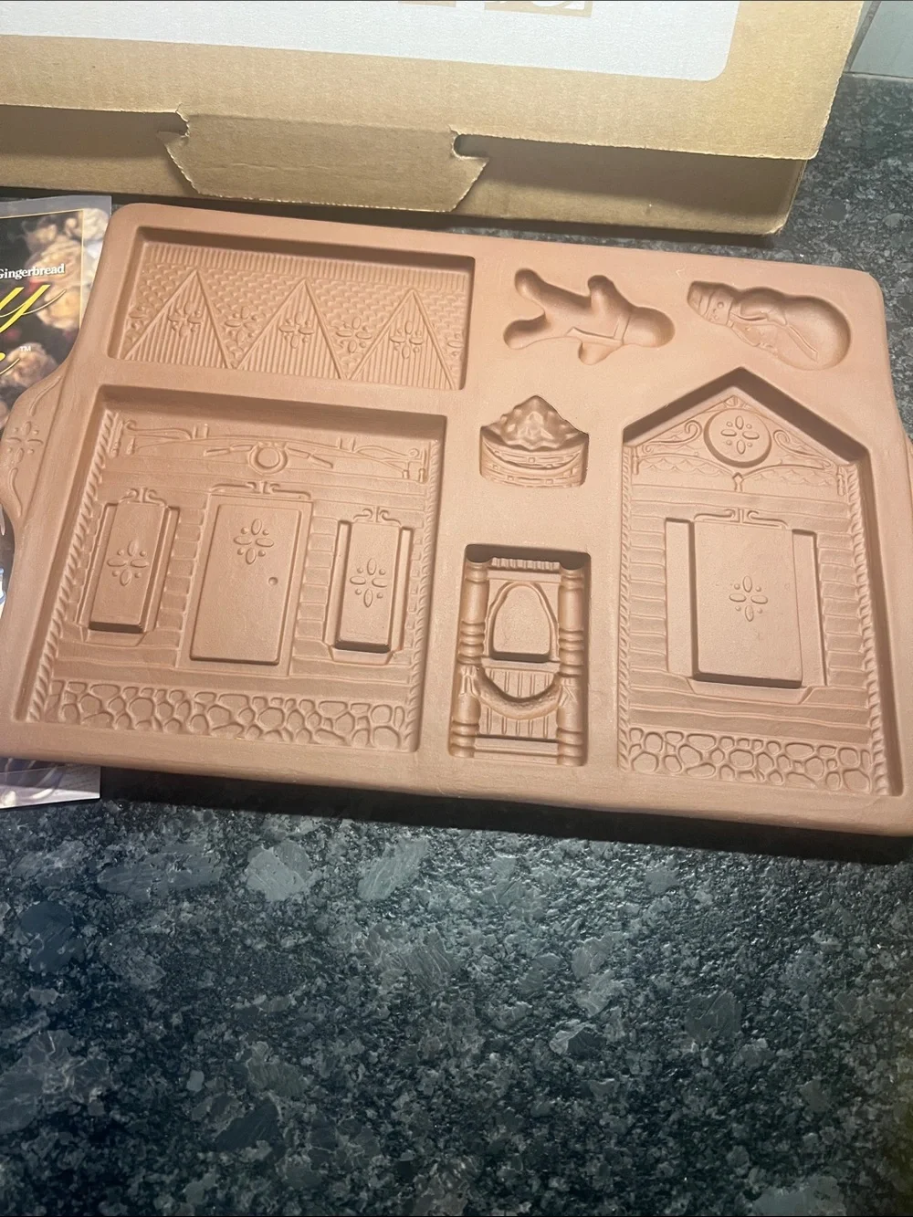 Longaberger Gingerbread Holiday Home Mold - Tan NEW IN BOX WITH INSTRUCTIONS